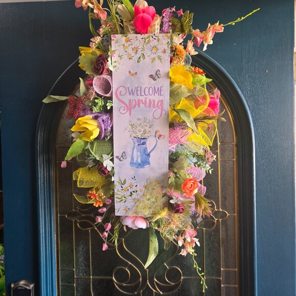 Welcome Spring Floral Swag - Picture 2 of 5